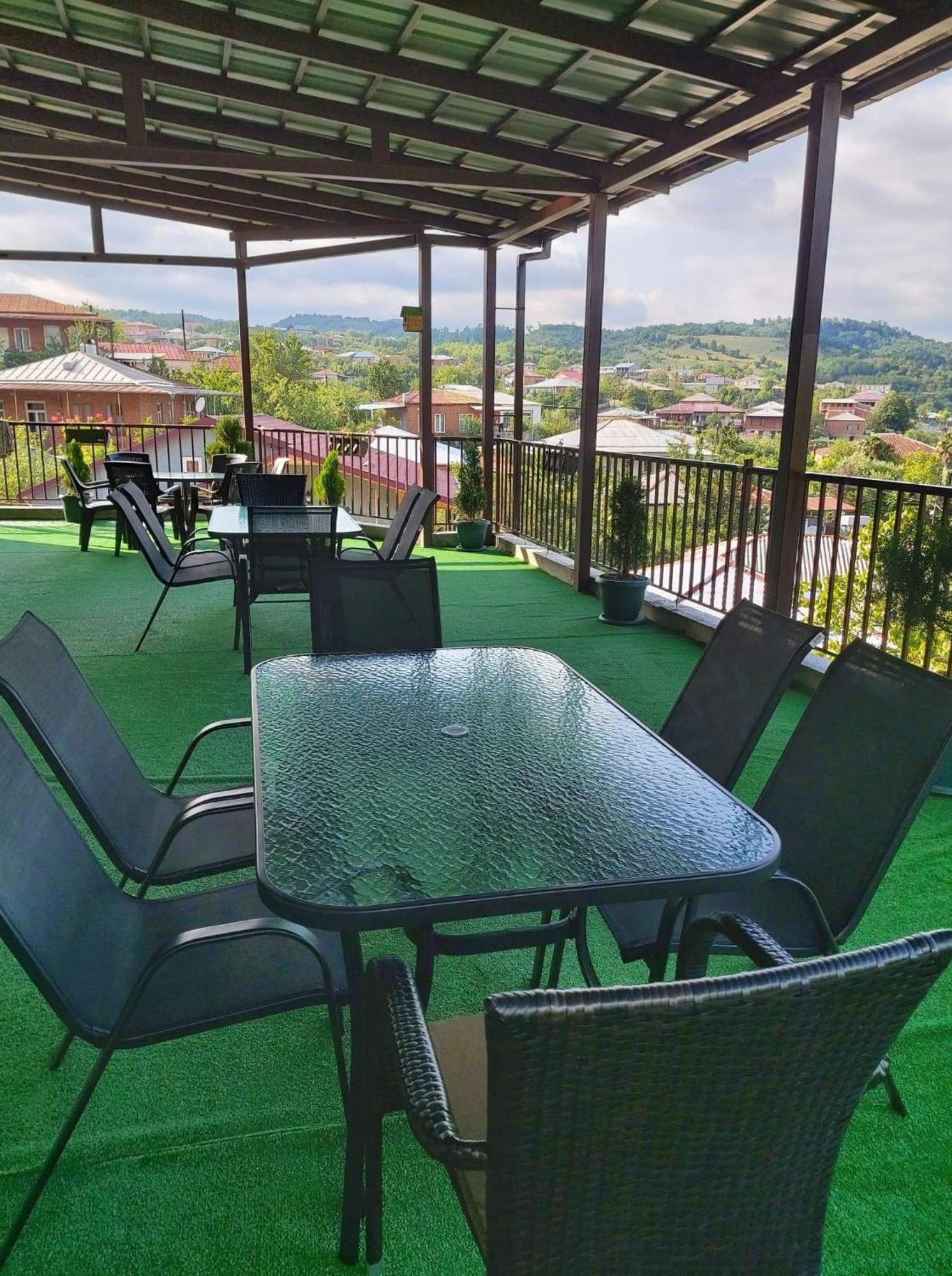 Guest House Royal Comfort With Terrace Kutaisi Exterior photo