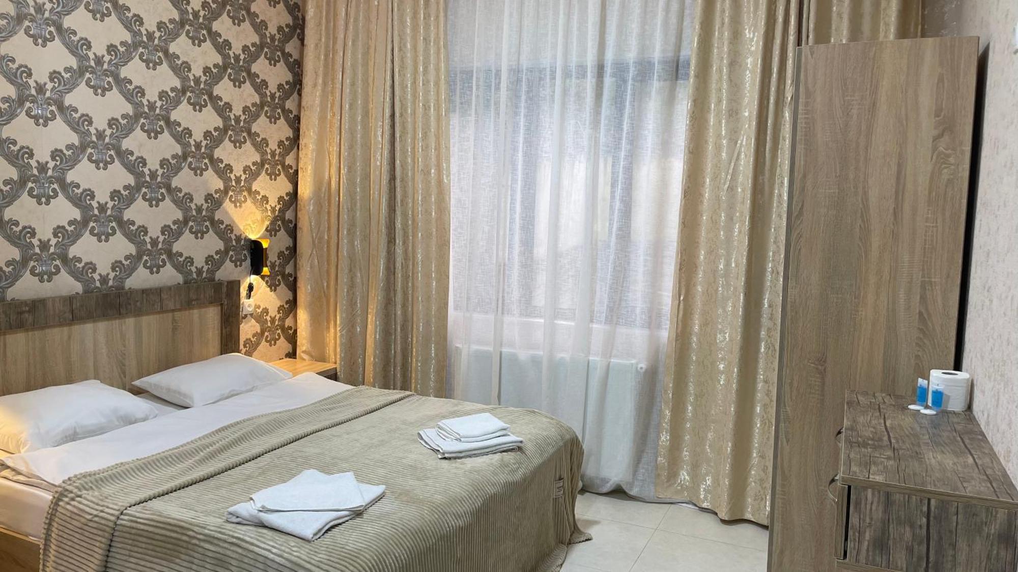 Guest House Royal Comfort With Terrace Kutaisi Exterior photo