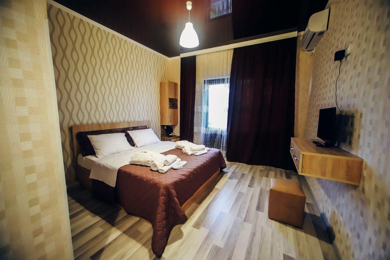 Guest House Royal Comfort With Terrace Kutaisi Exterior photo