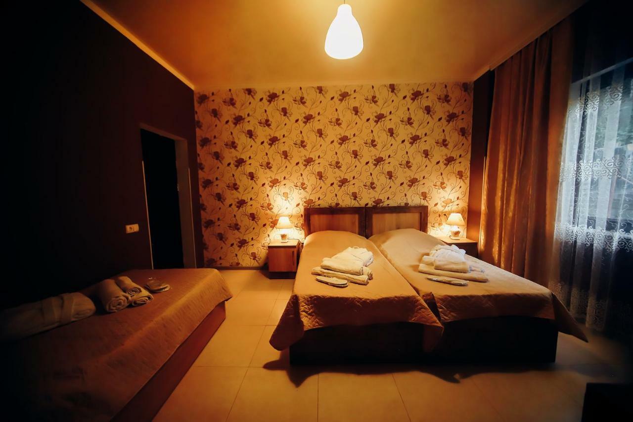 Guest House Royal Comfort With Terrace Kutaisi Exterior photo